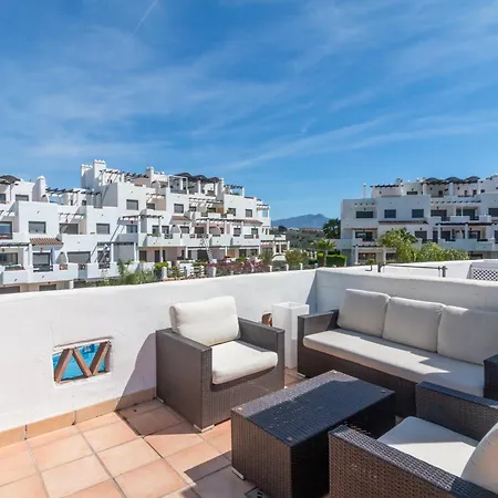 Sunset Golf, Sea View And Pool Apartment